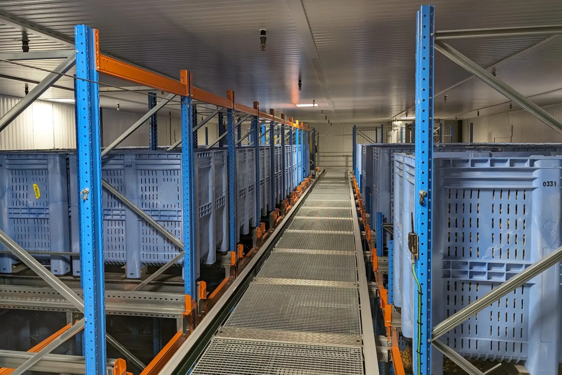 Eerste volautomatisch kistenmagazijn in 2008 door Deprez